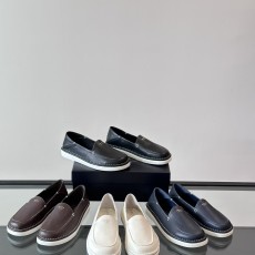 프라다 로퍼