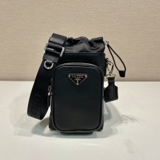 프라다 리나일론스트랩폰파우치