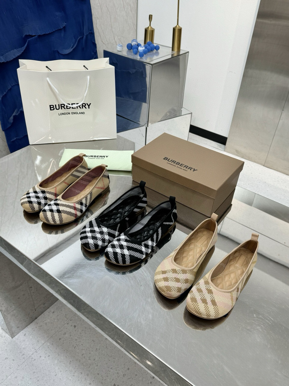버버리 플랫슈즈