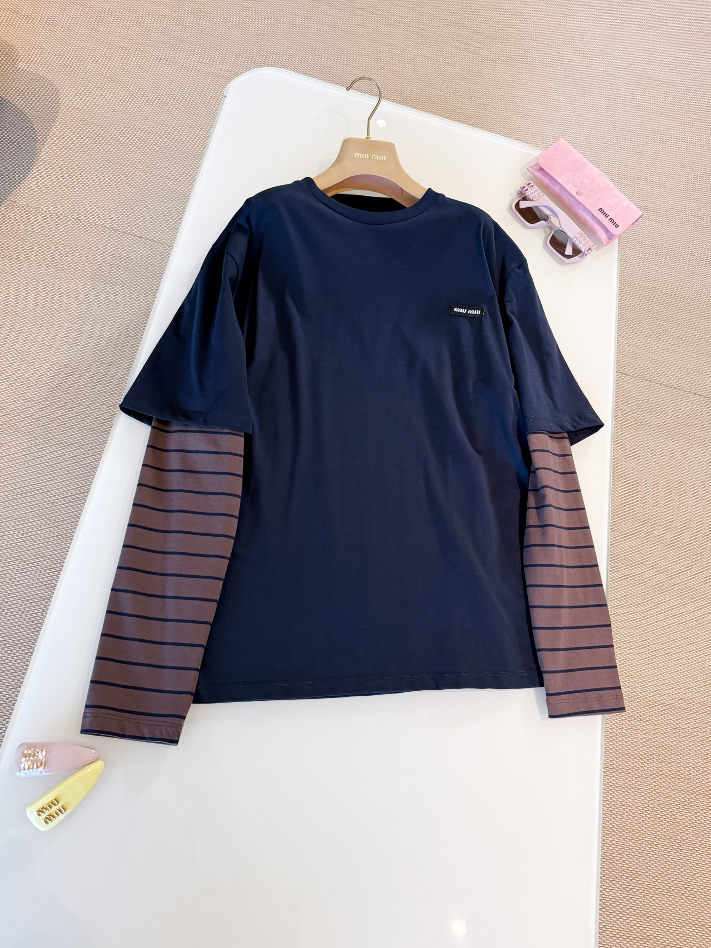 미우미우 티셔츠