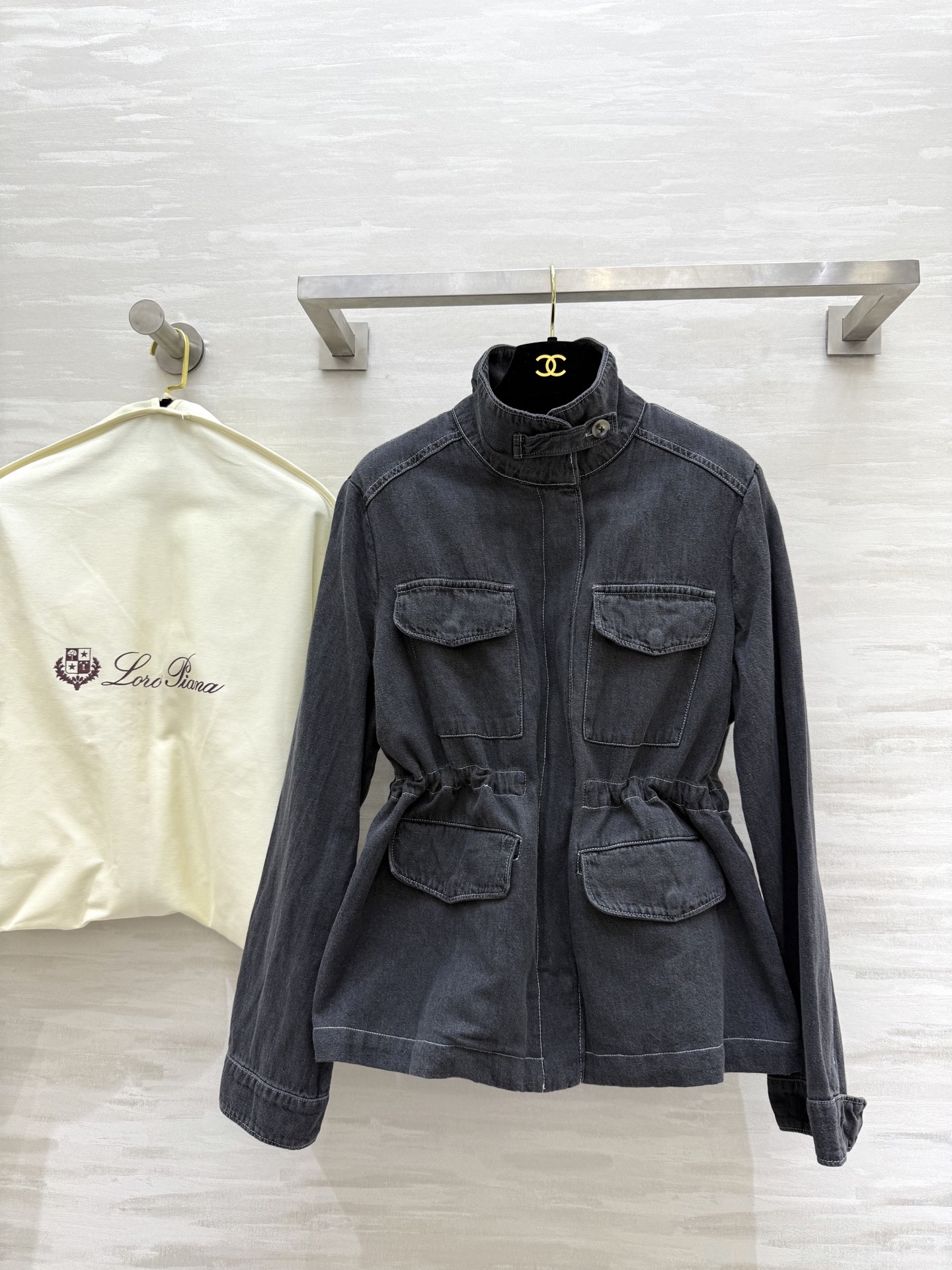 로로피아나 자켓