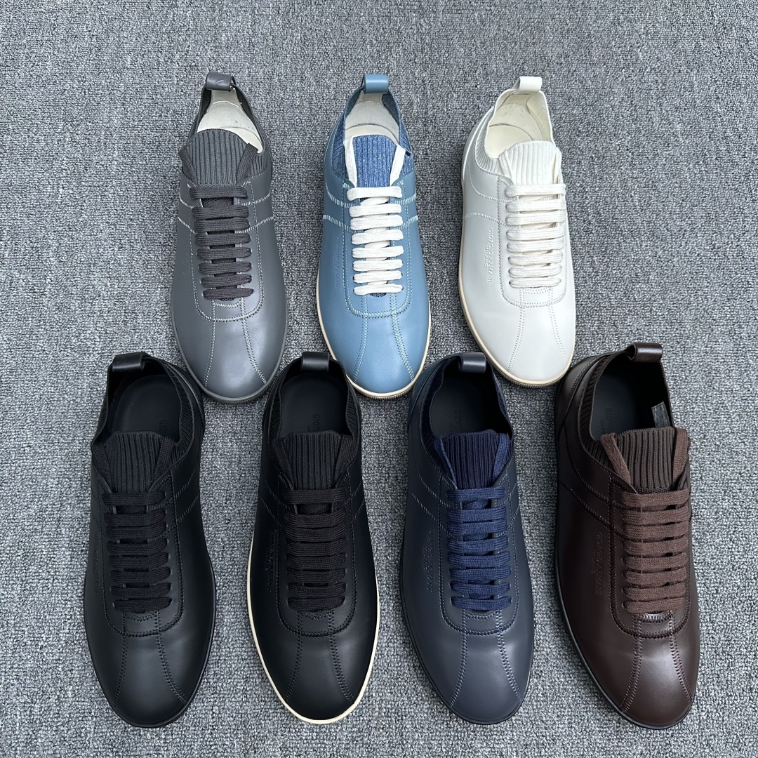 알마니 스니커즈