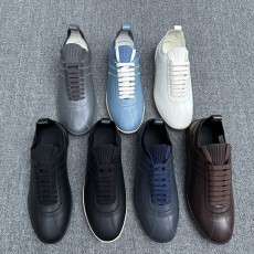 알마니 스니커즈