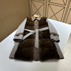 로로피아나 코트