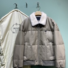 프라다 가죽패딩