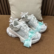 발렌시아가 스니커즈