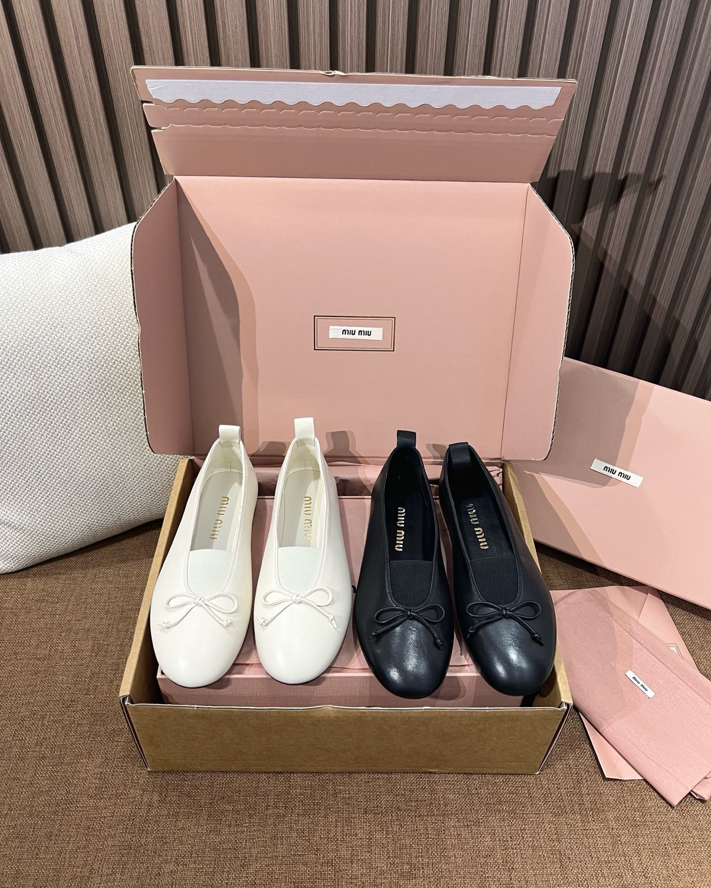 미우미우 플랫슈즈