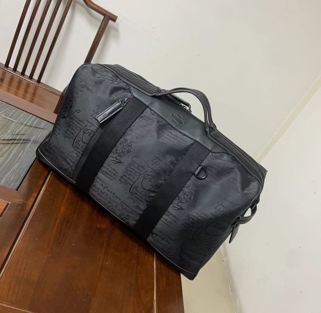 벨루티 보스턴백