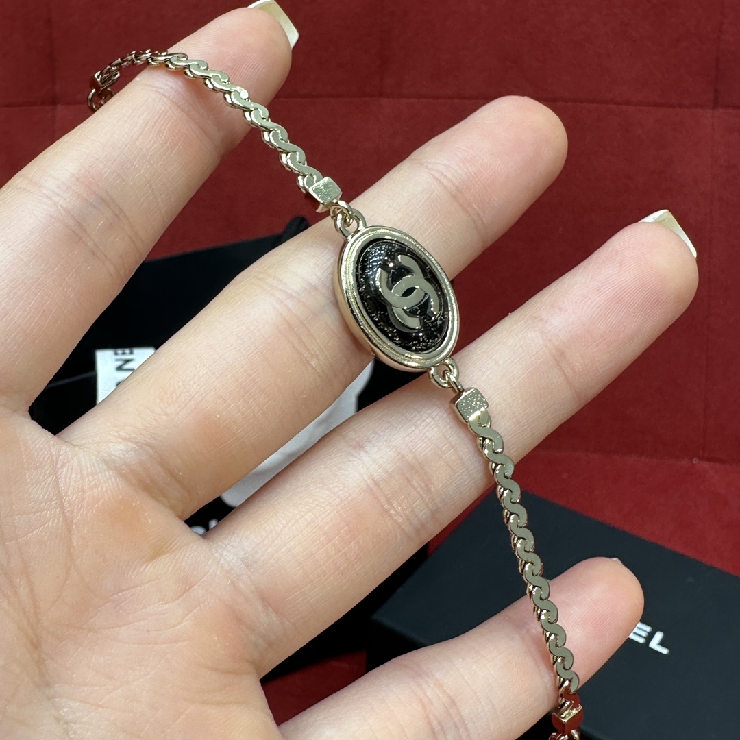 샤넬 팔찌