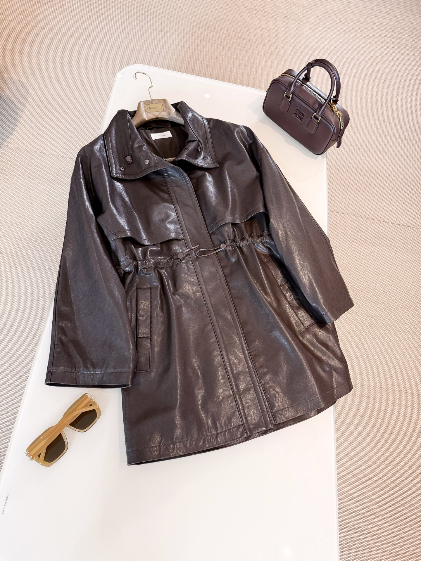 더로우 가죽코트