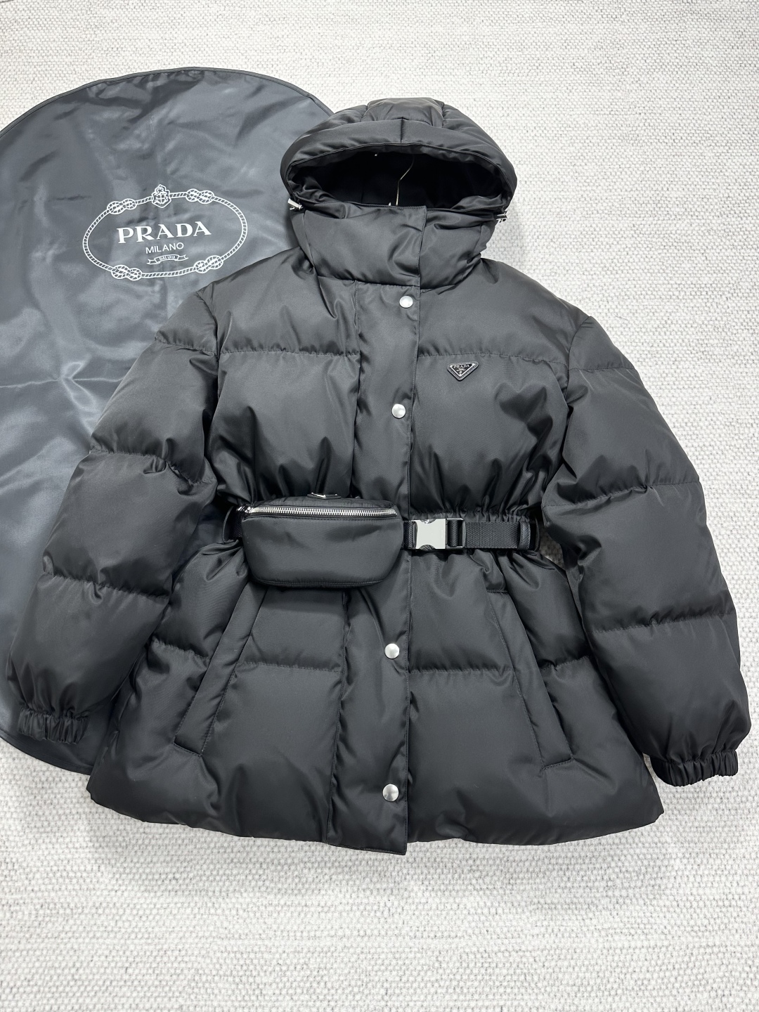 프라다 패딩