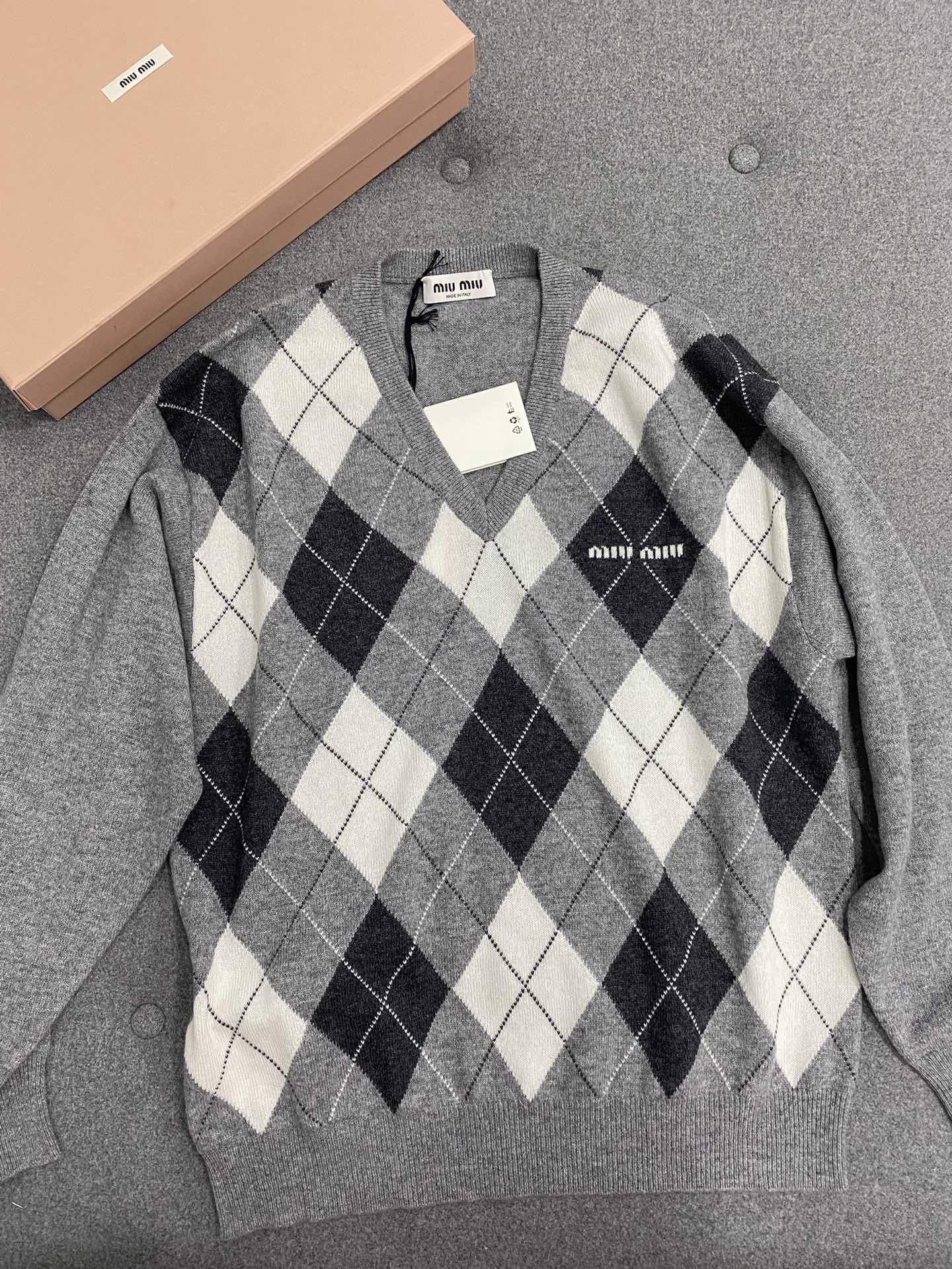 미우미우 니트