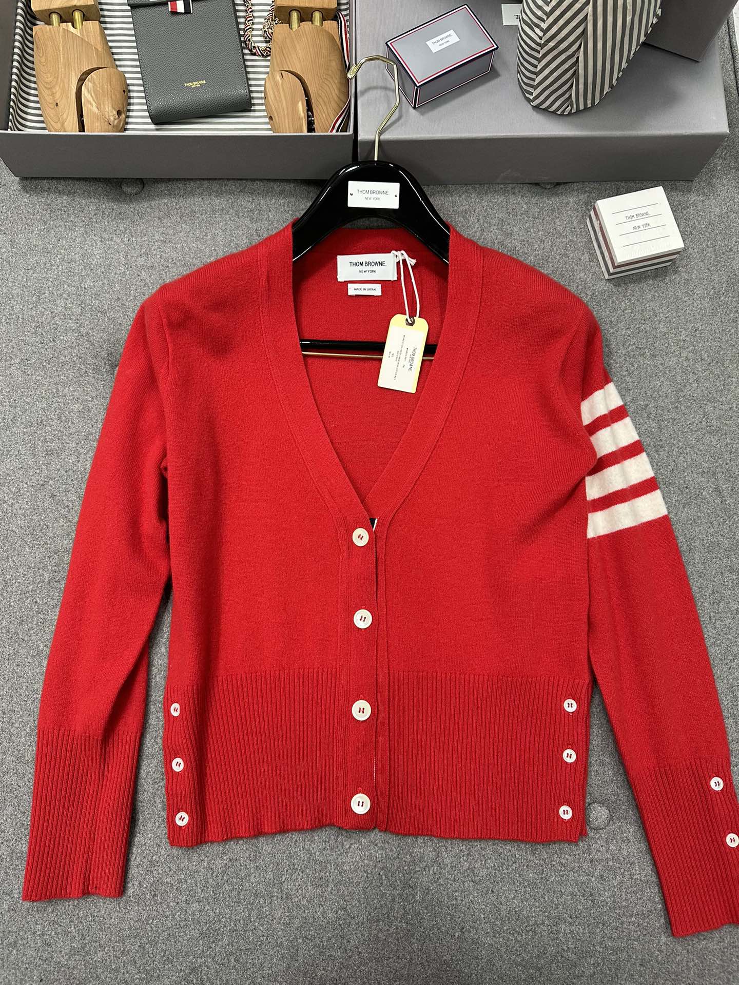 톰브라운 가디건