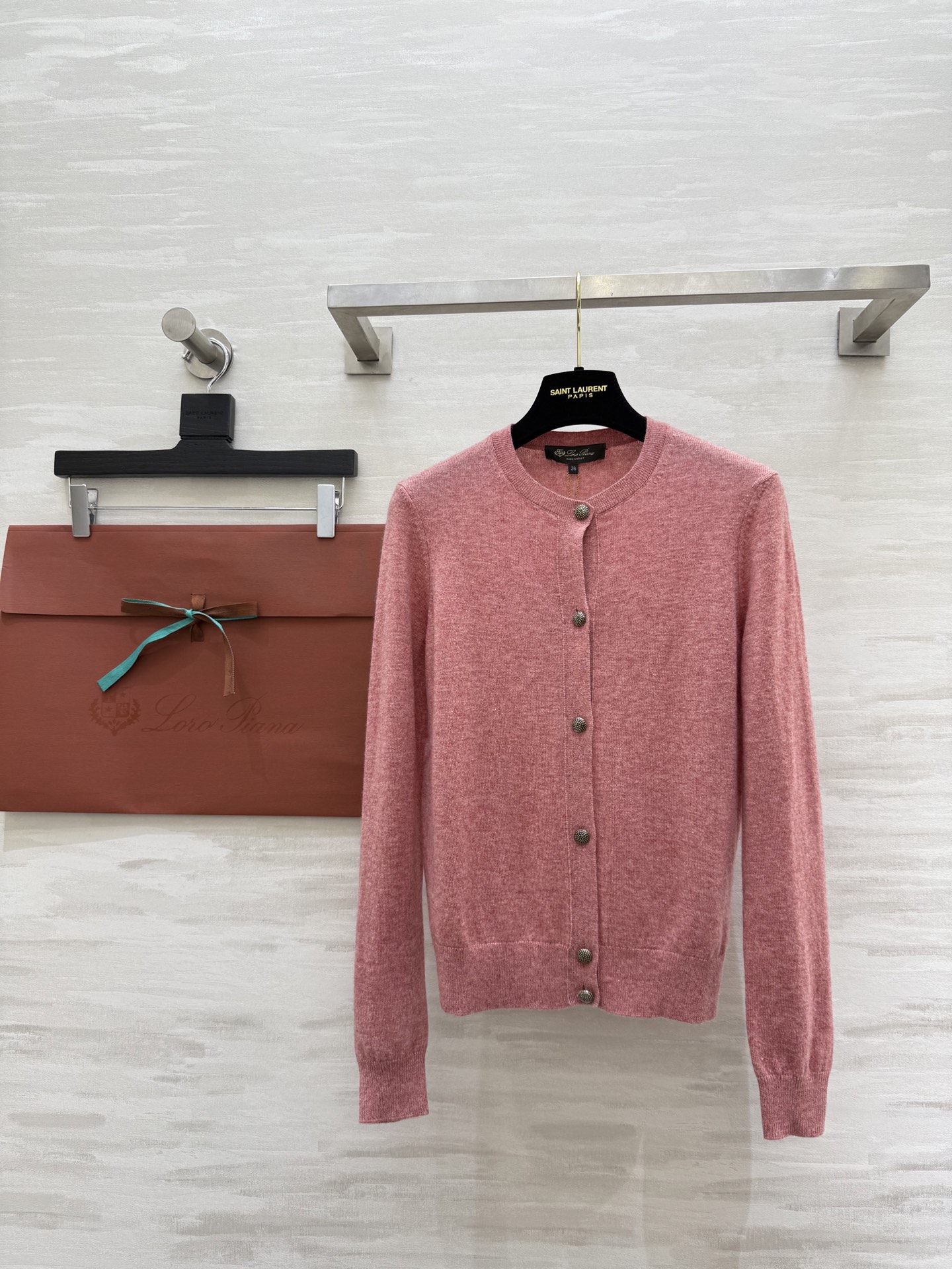 로로피아나 가디건