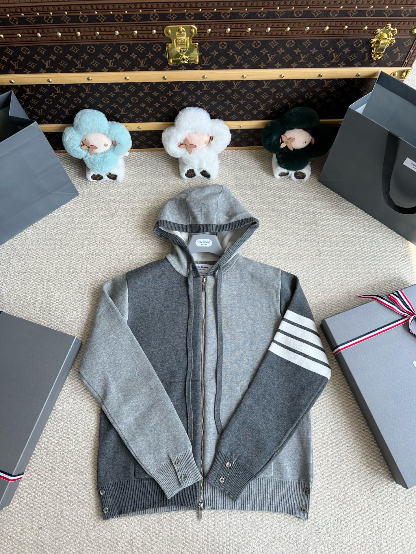 톰브라운 후드집업