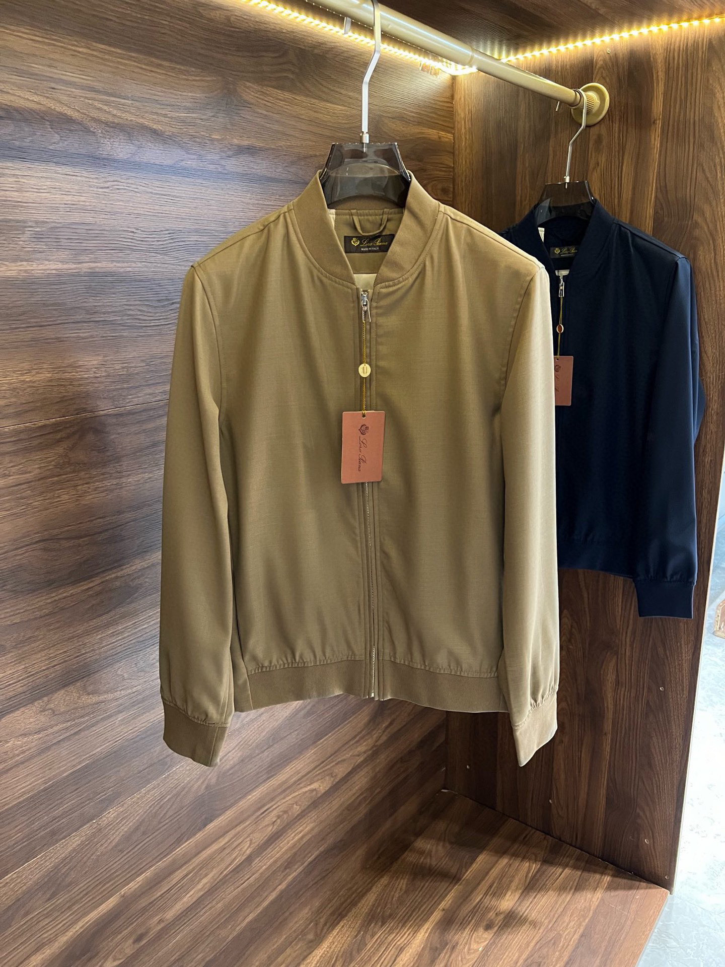 로로피아나 자켓