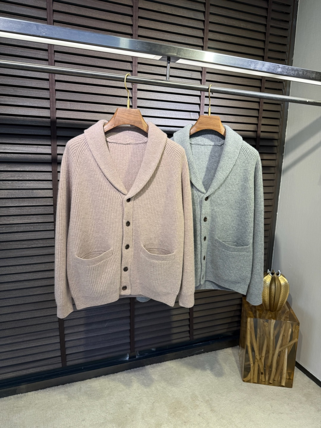 브루넬로쿠치넬리 가디건