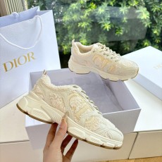 디올 스니커즈