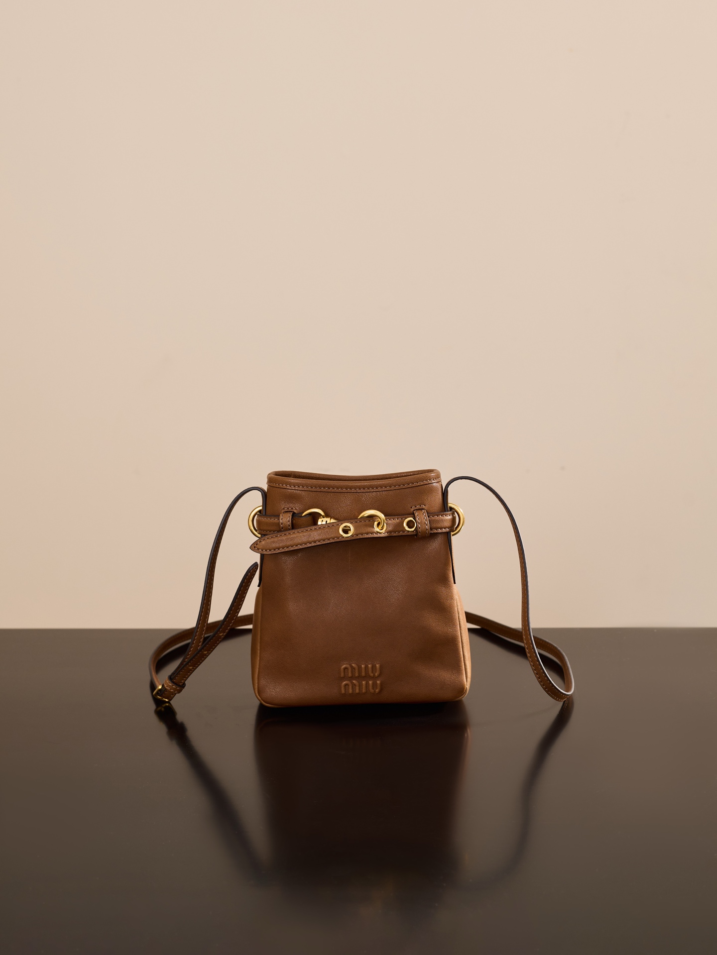 미우미우 나파가죽파우치