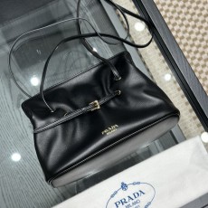 프라다 다다스몰나파가죽핸드백