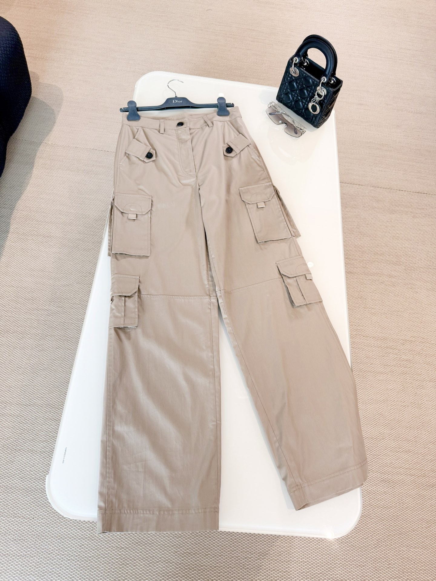 디올 바지