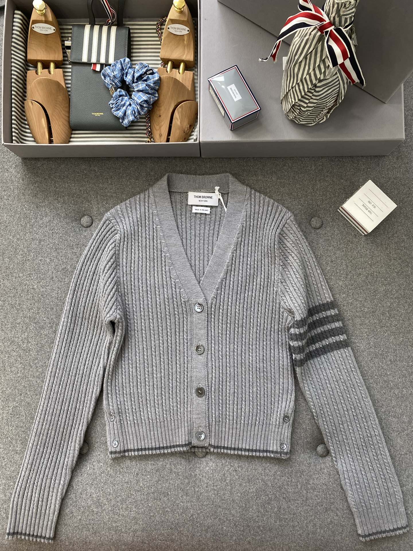 톰브라운 가디건