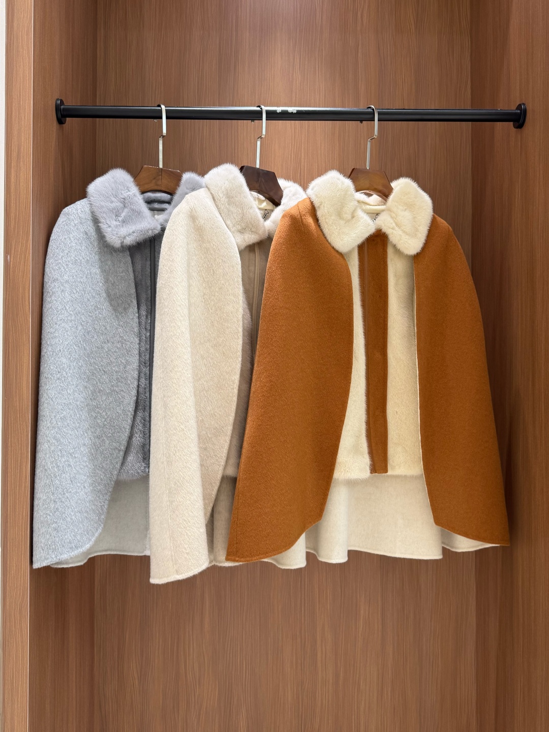 로로피아나 투피스(케이프+베스트)