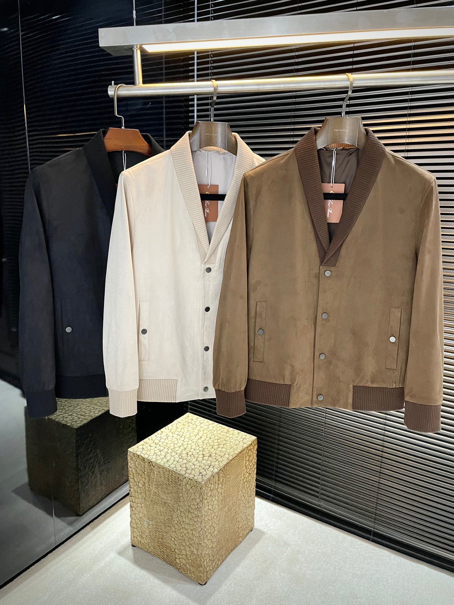 로로피아나 자켓