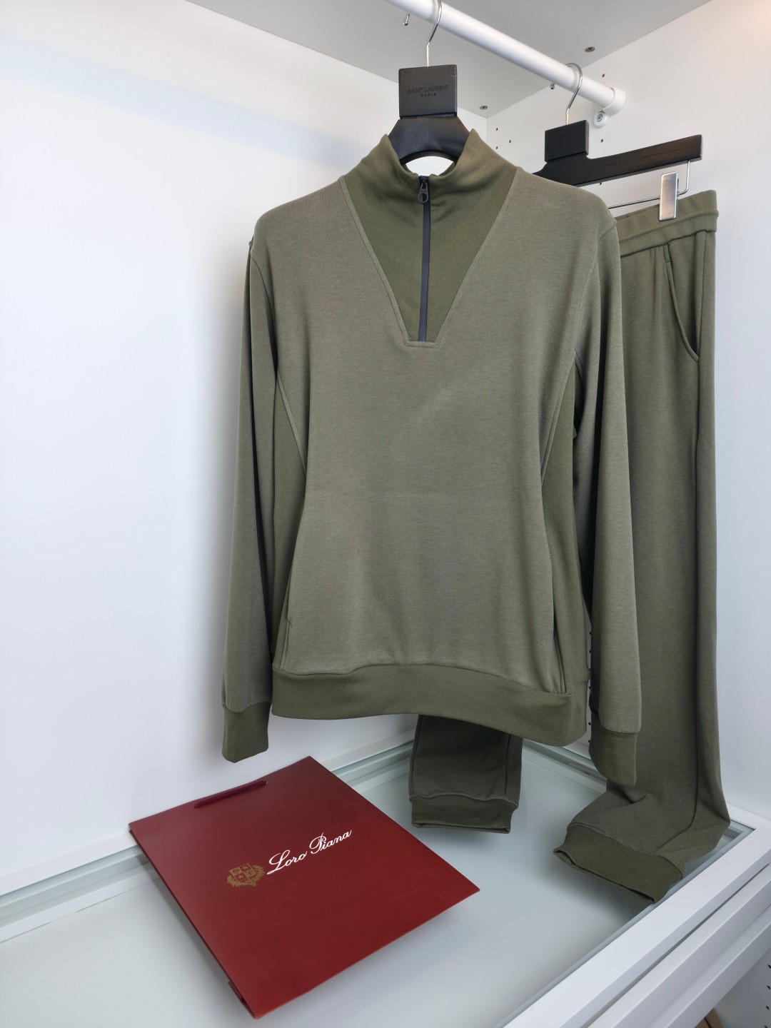 로로피아나 투피스