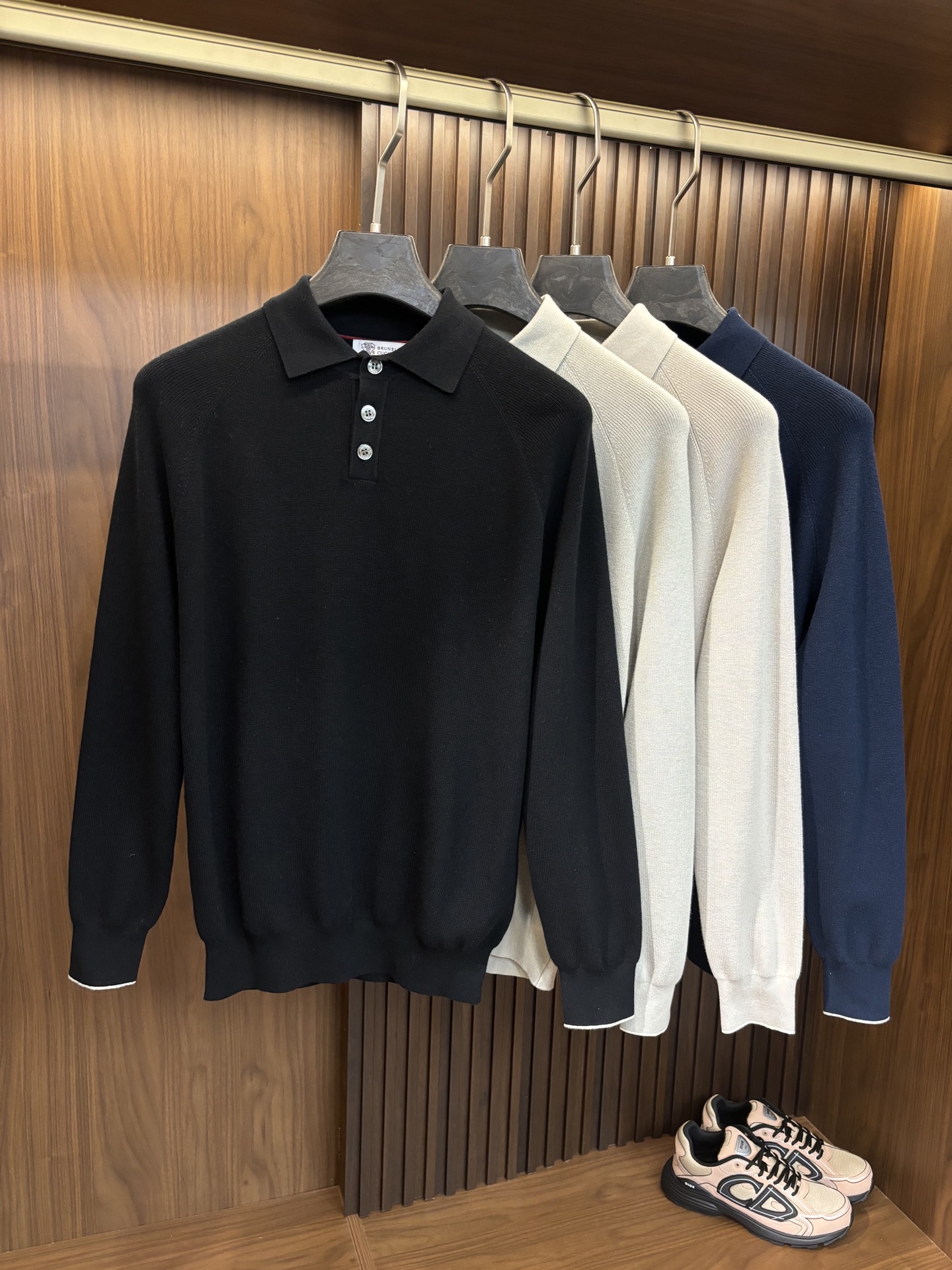 브루넬로쿠치넬리 니트