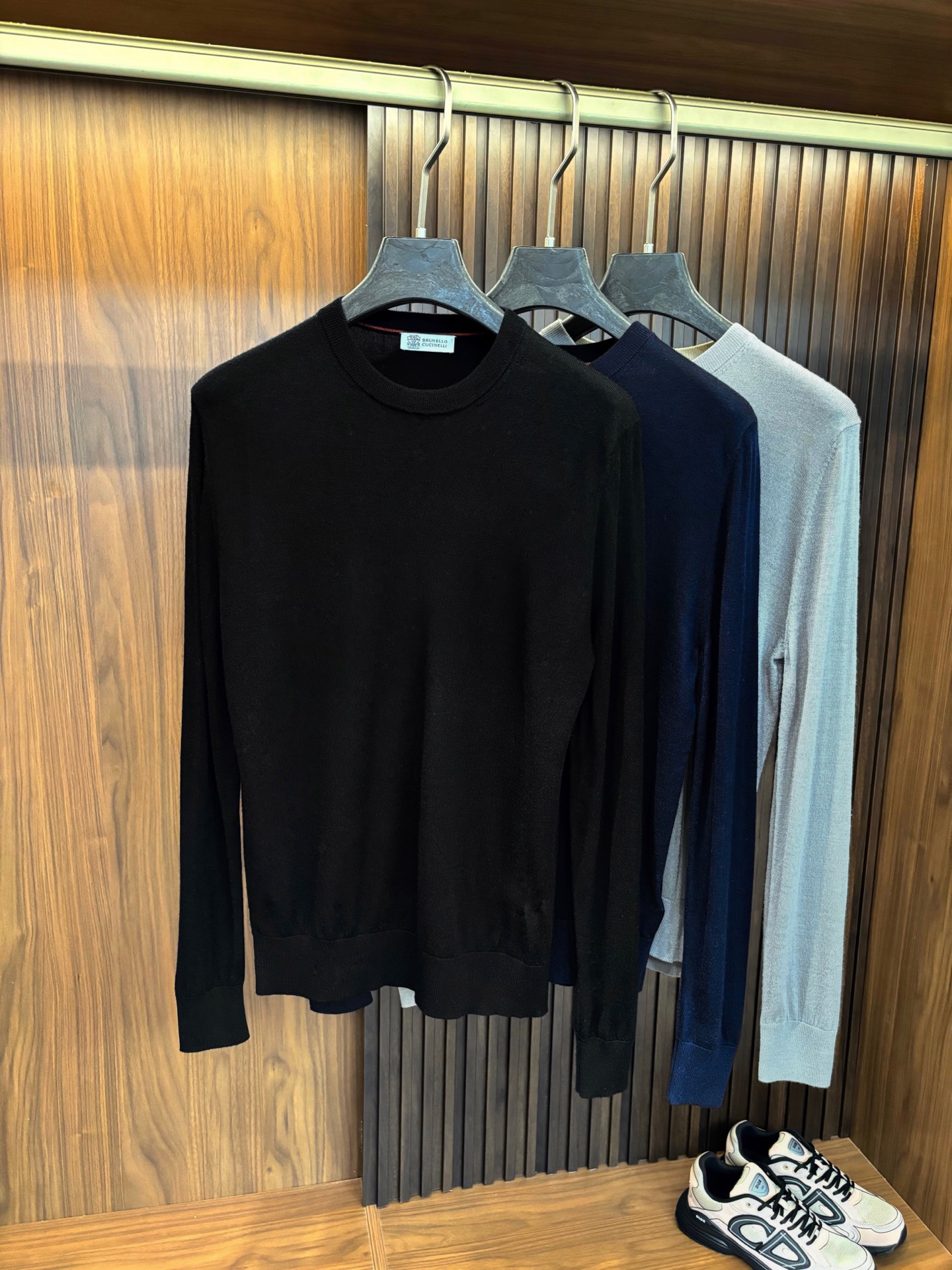 브루넬로쿠치넬리 니트