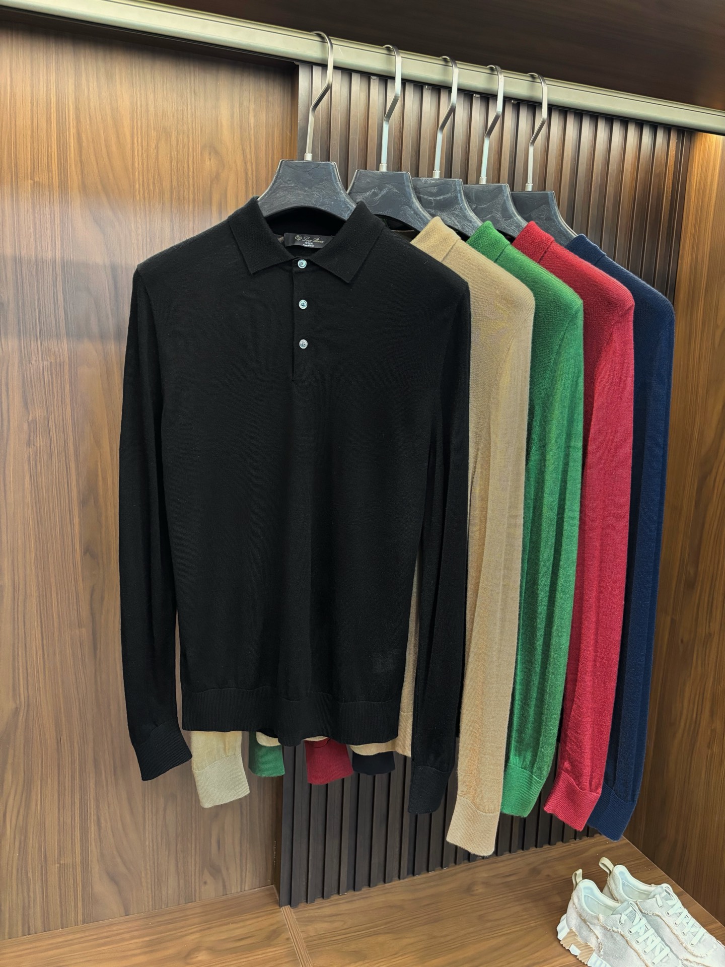 로로피아나 니트