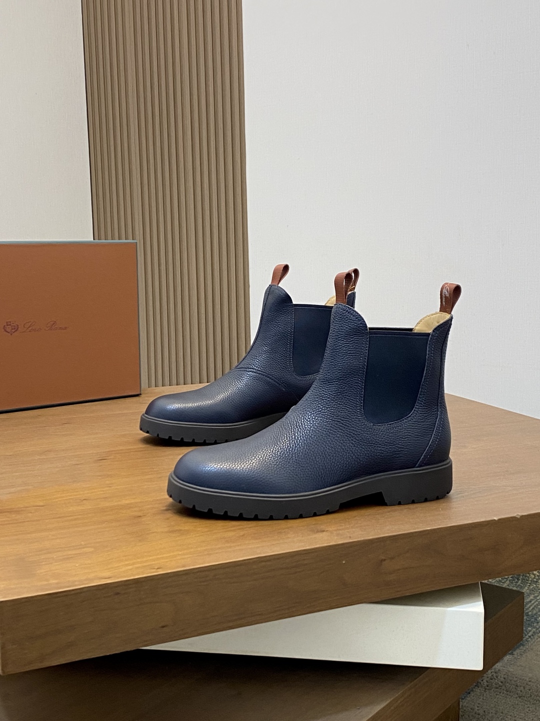 로로피아나 부츠