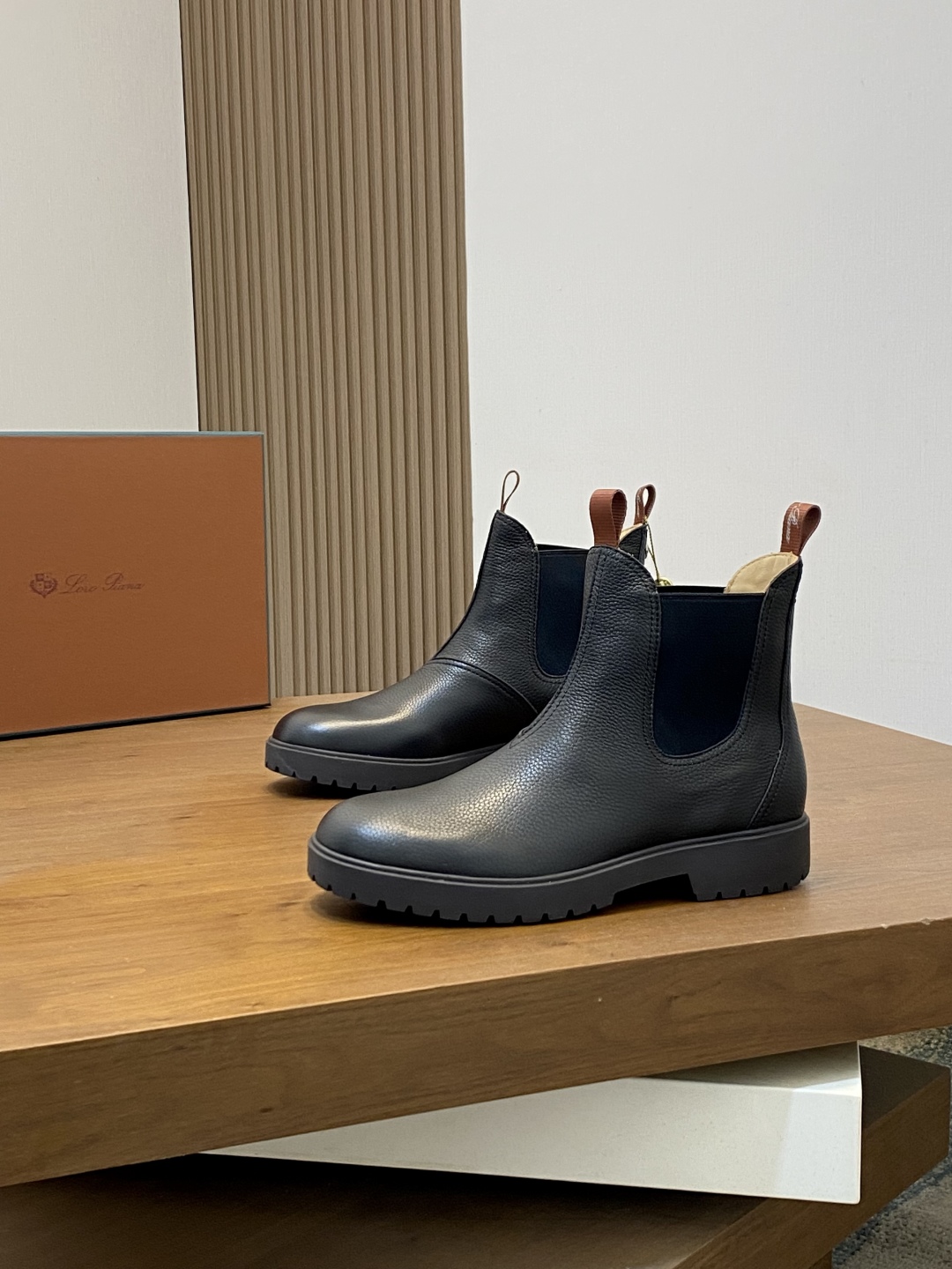 로로피아나 부츠