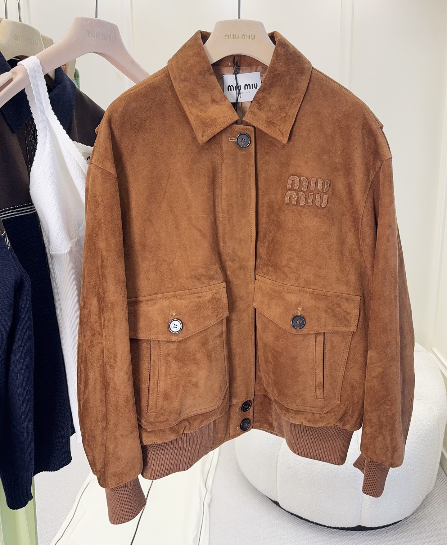 미우미우 가죽자켓
