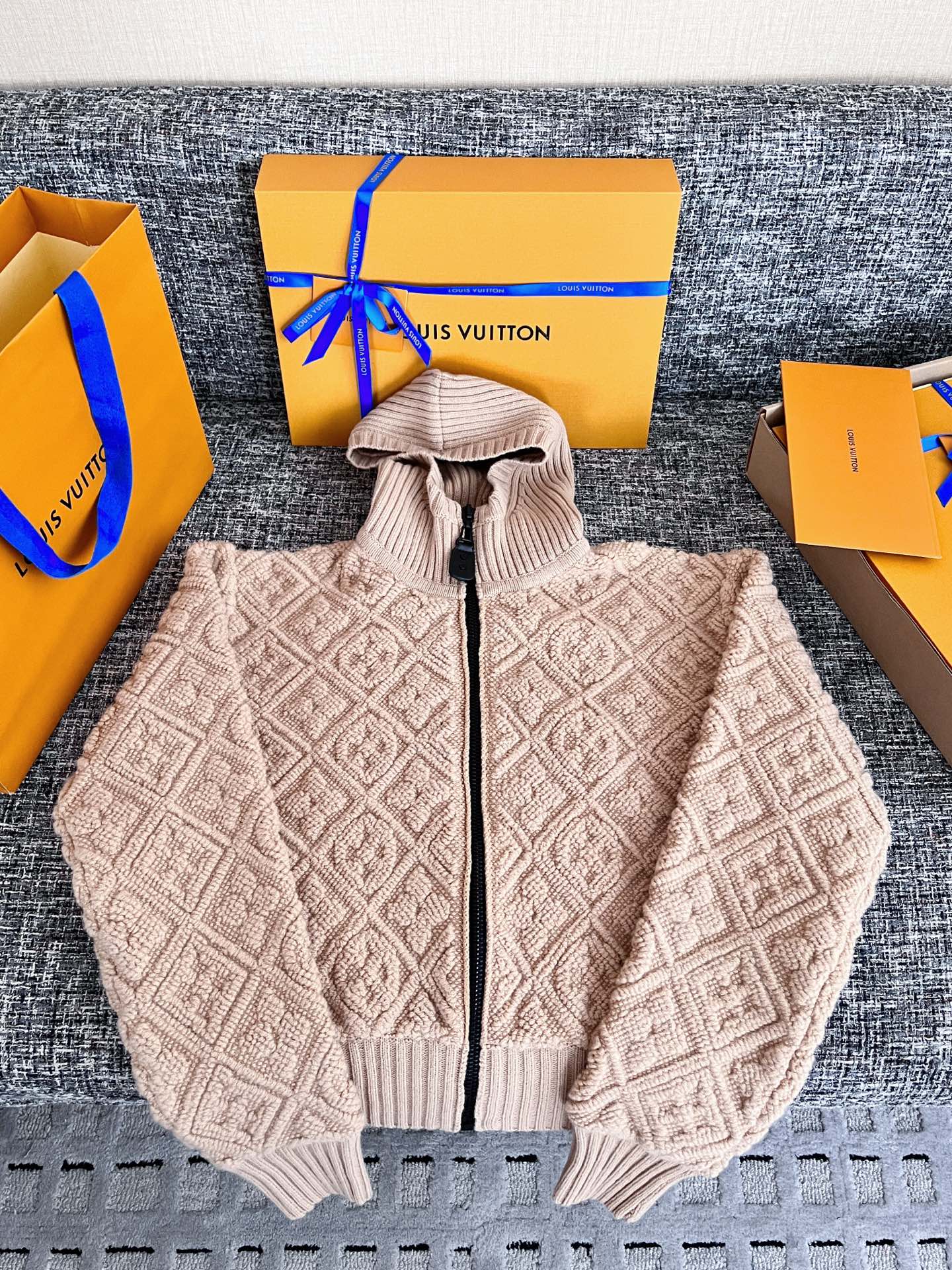 루이비통 후드집업