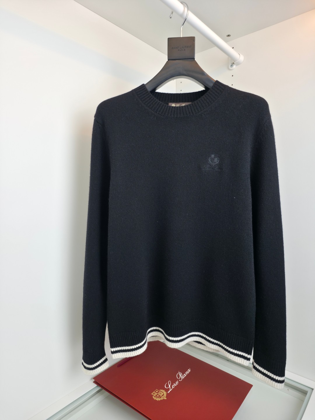 로로피아나 니트