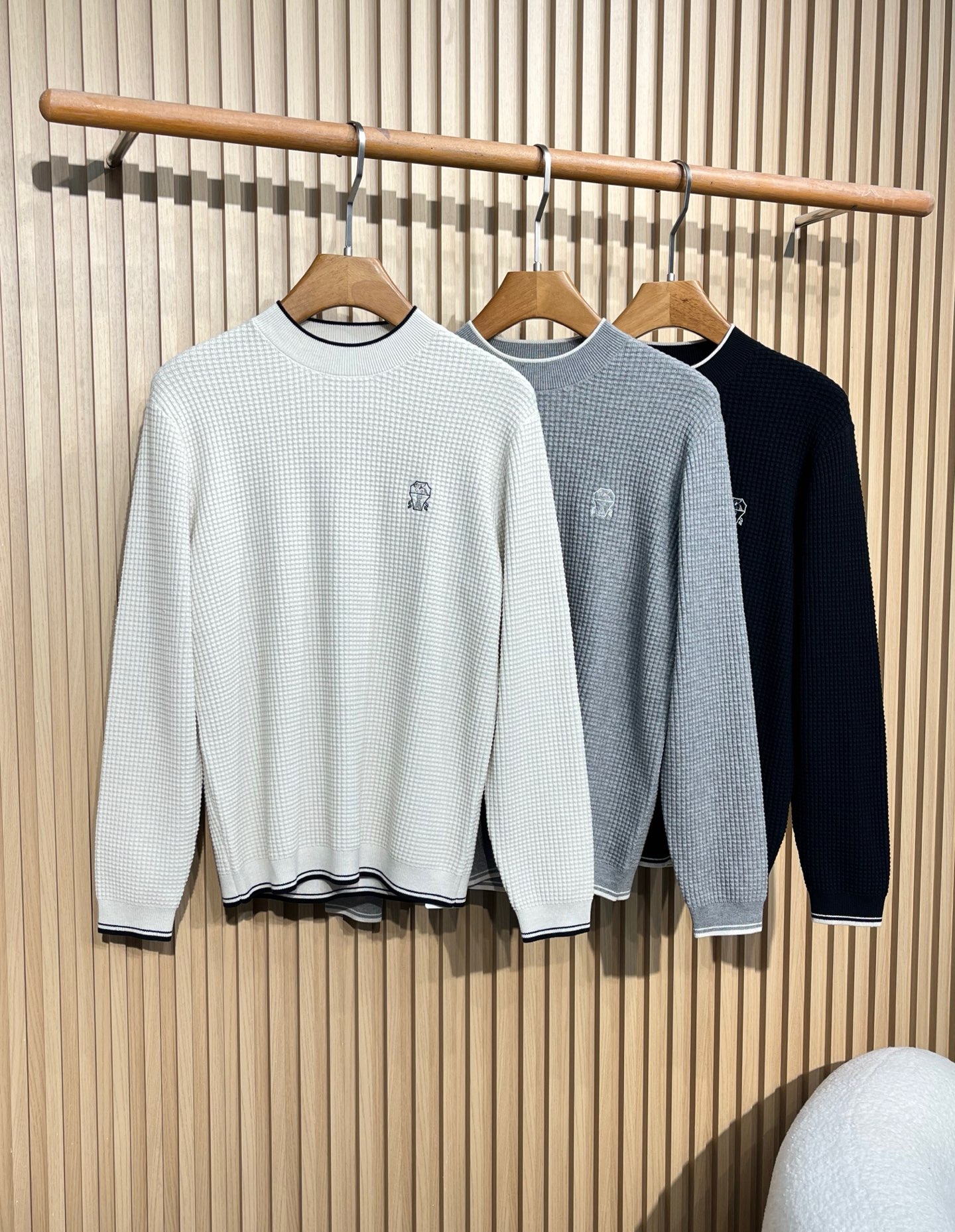 브루넬로쿠치넬리 니트