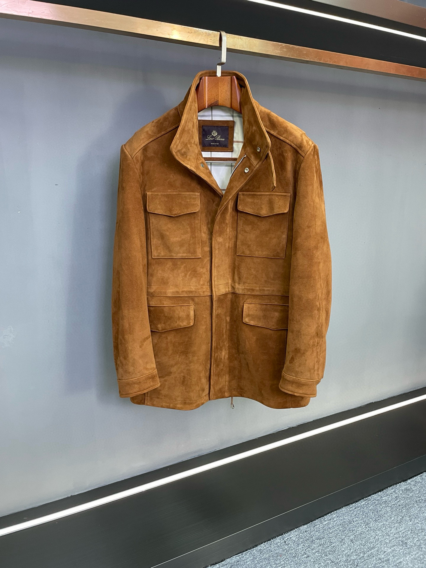 로로피아나 가죽자켓