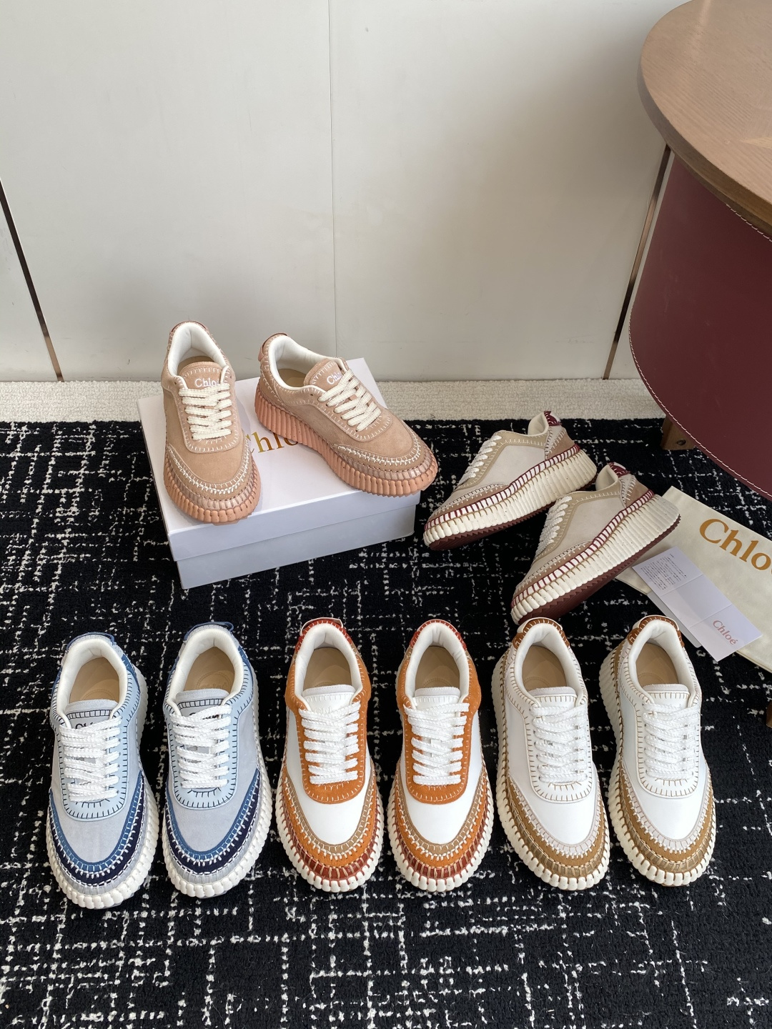 끌로에 스니커즈