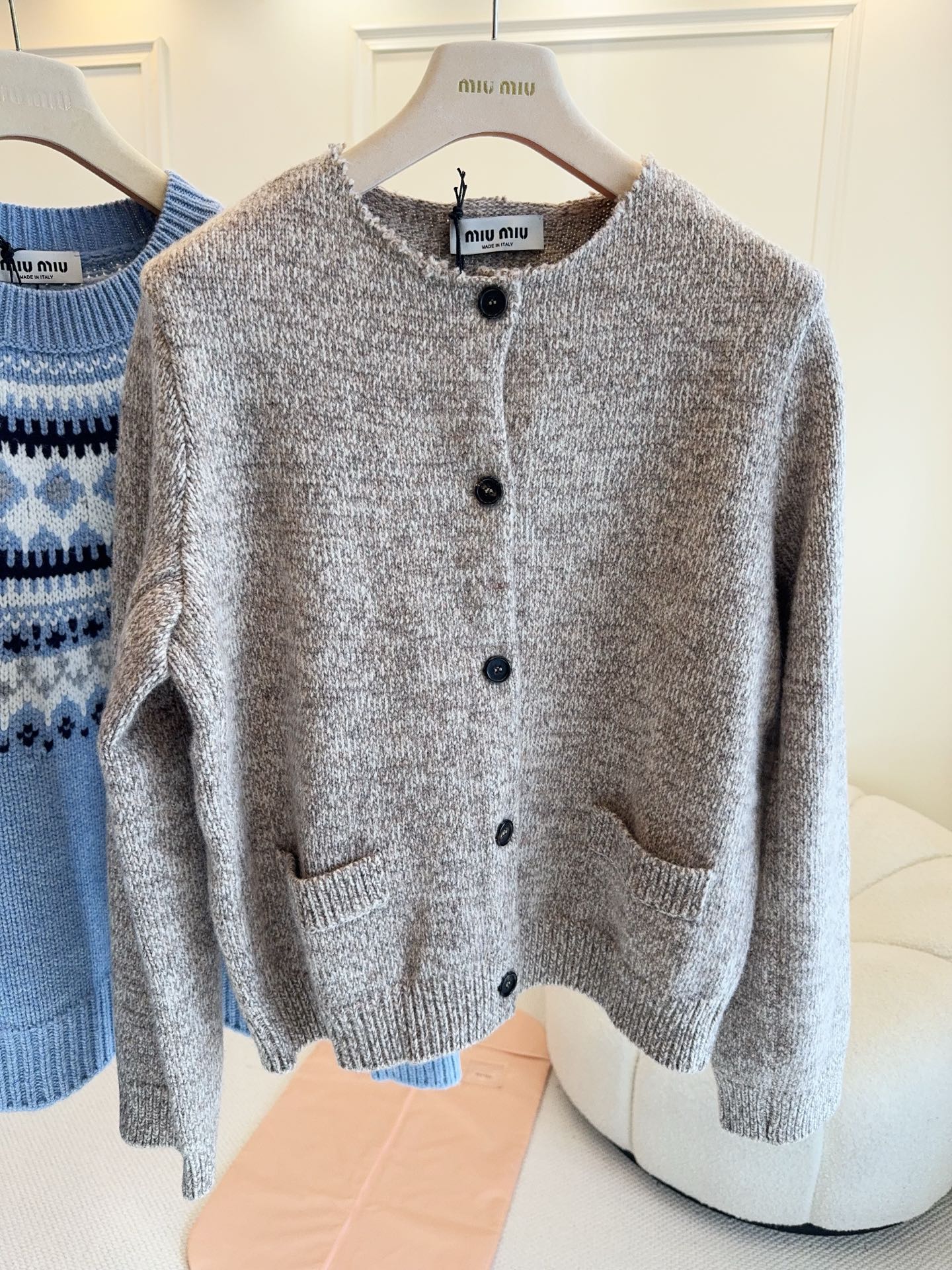 미우미우 가디건