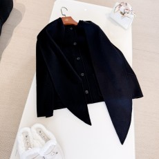 로로피아나 자켓