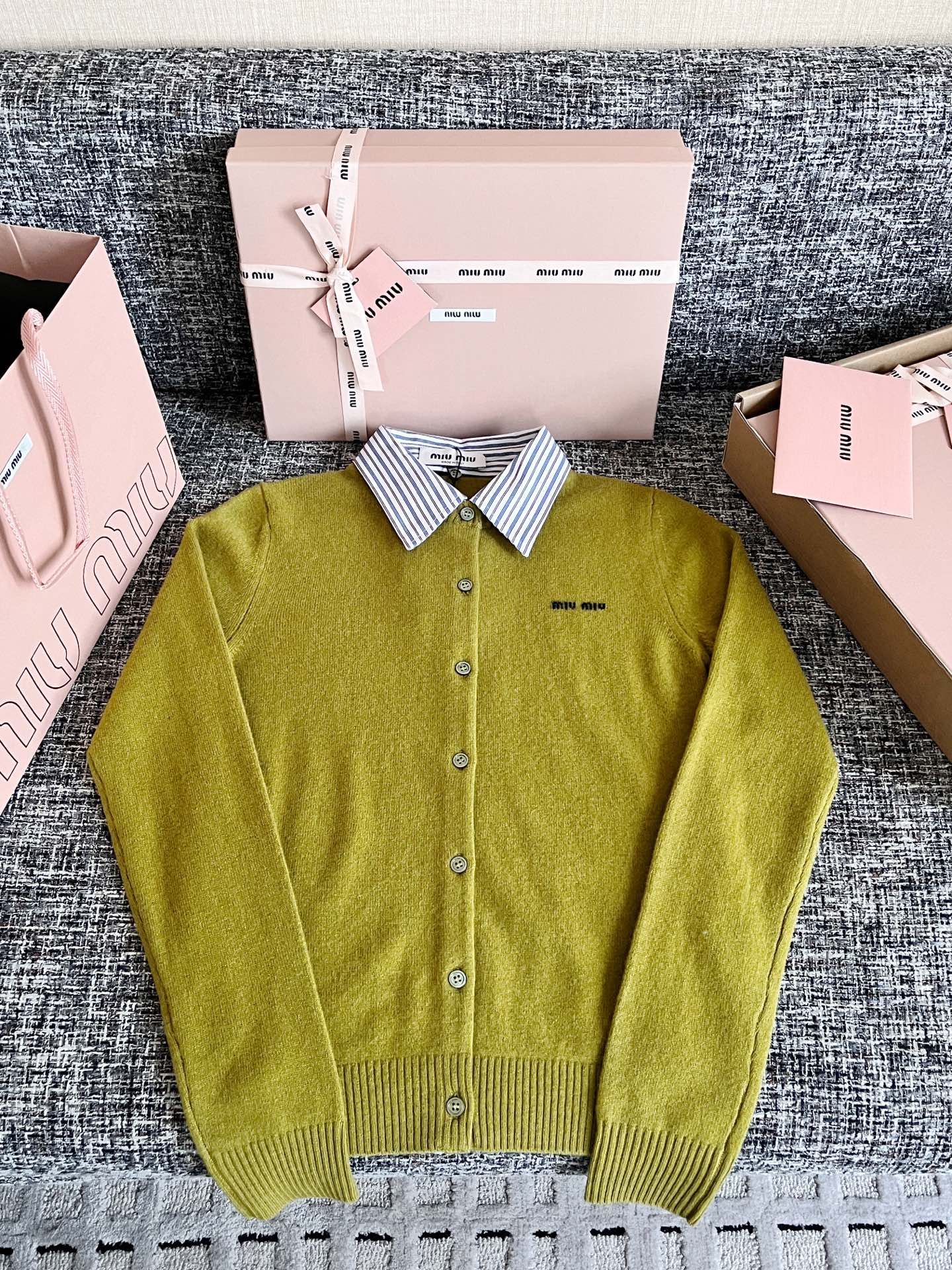 미우미우 가디건