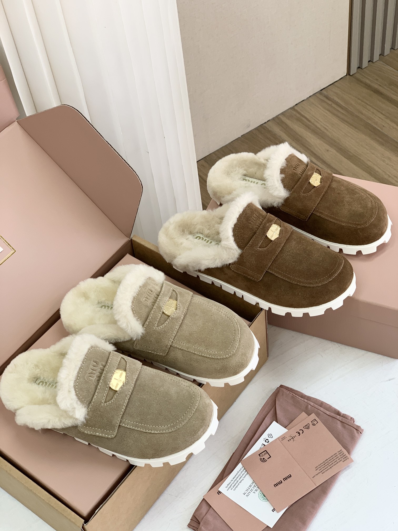 미우미우 뮬블로퍼