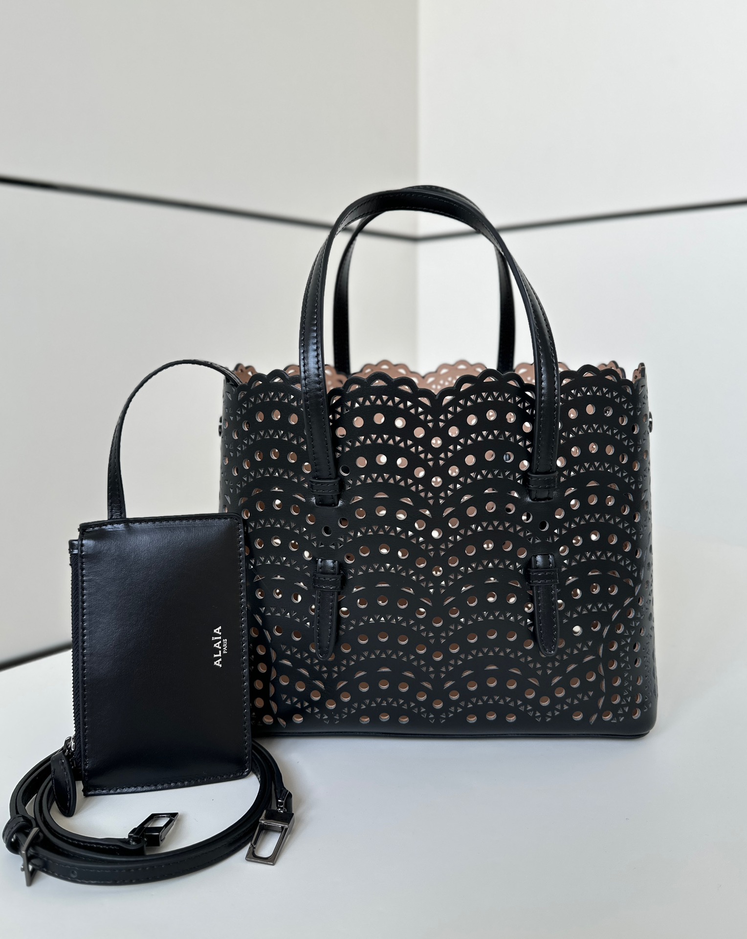 알라이아 미나백25