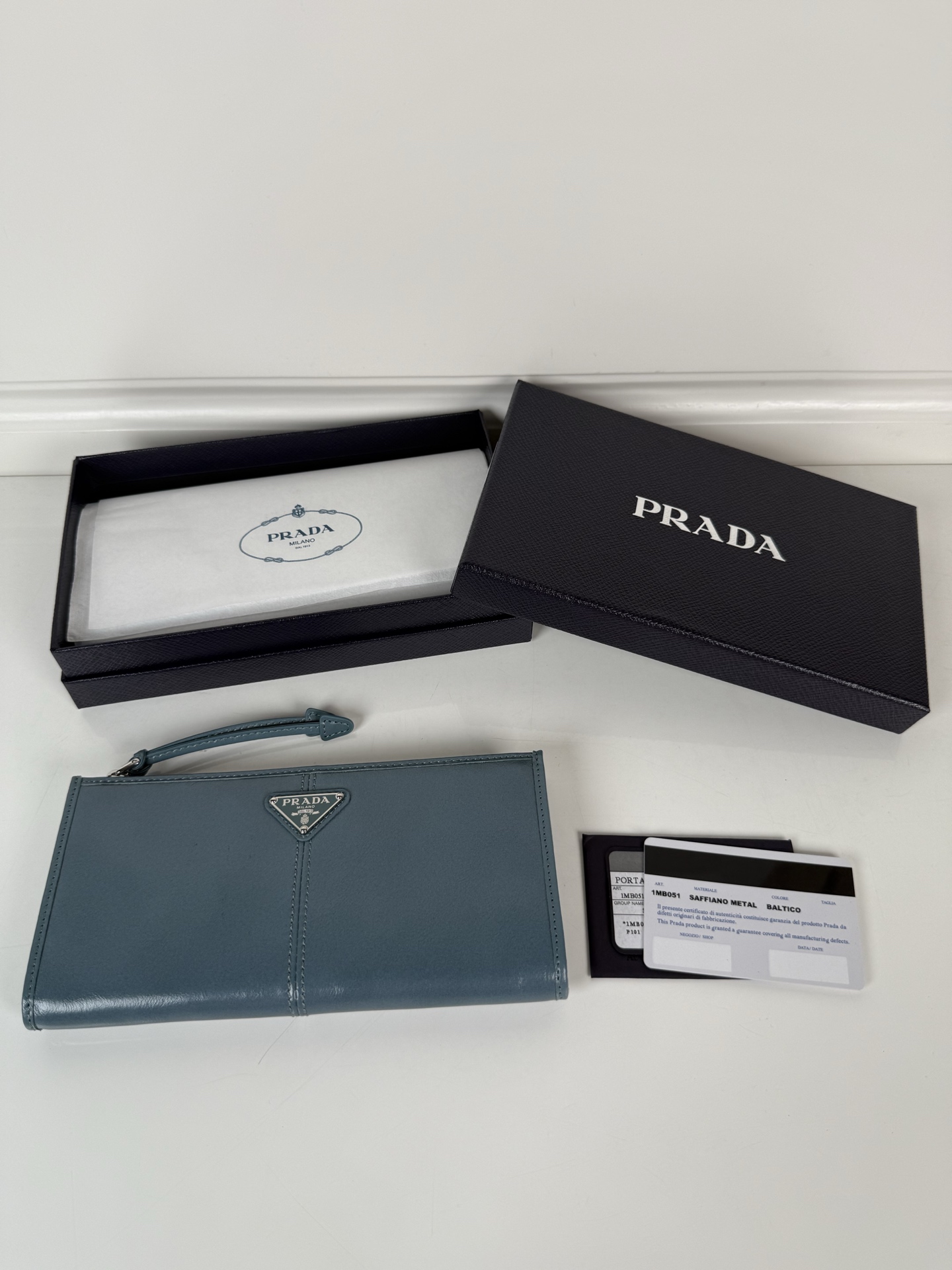 프라다 장지갑