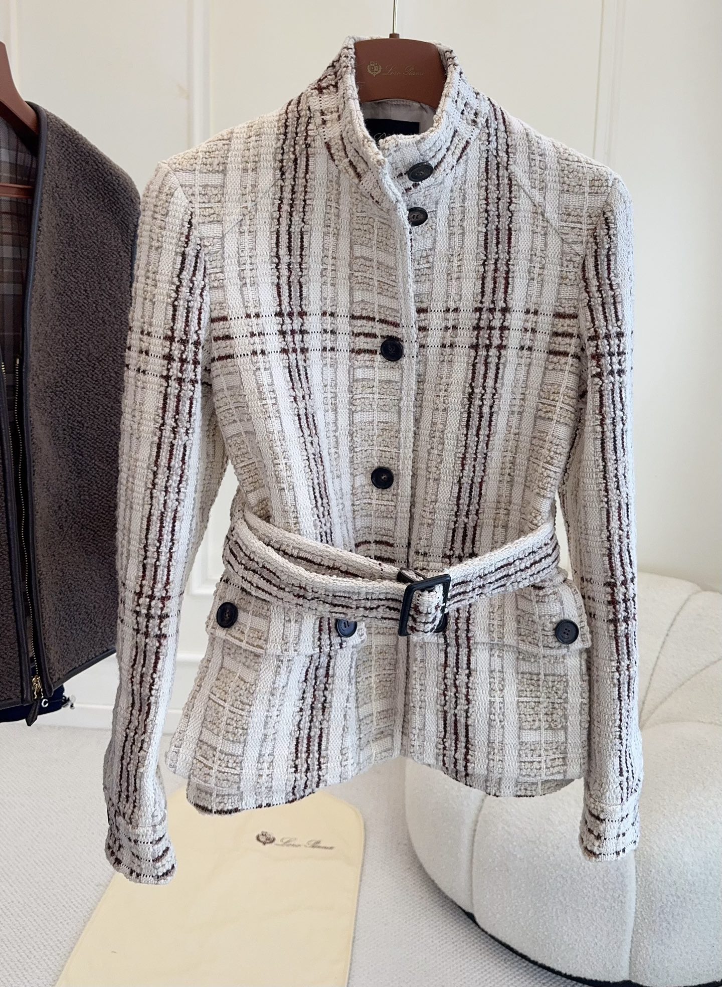 로로피아나 자켓