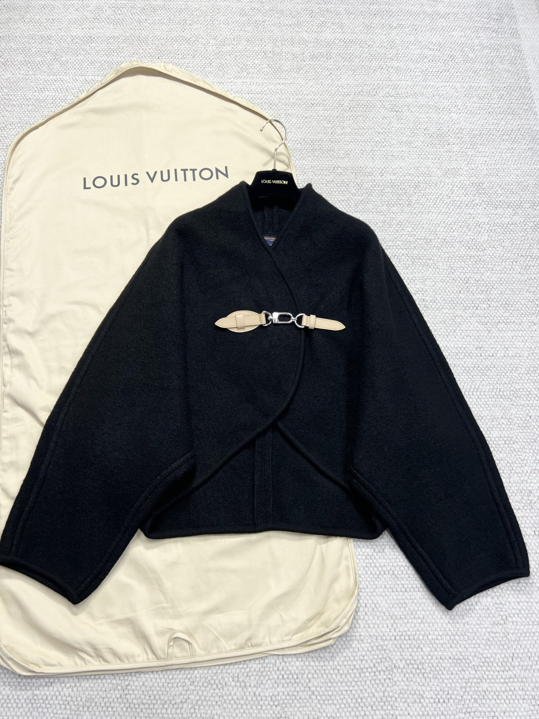 루이비통 케이프