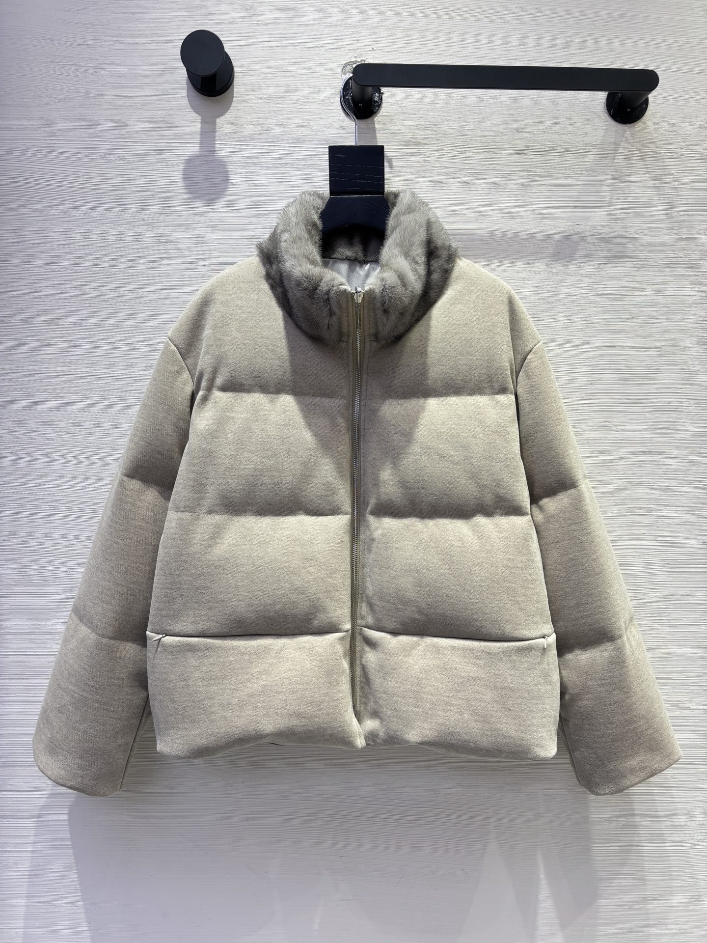 로로피아나 패딩