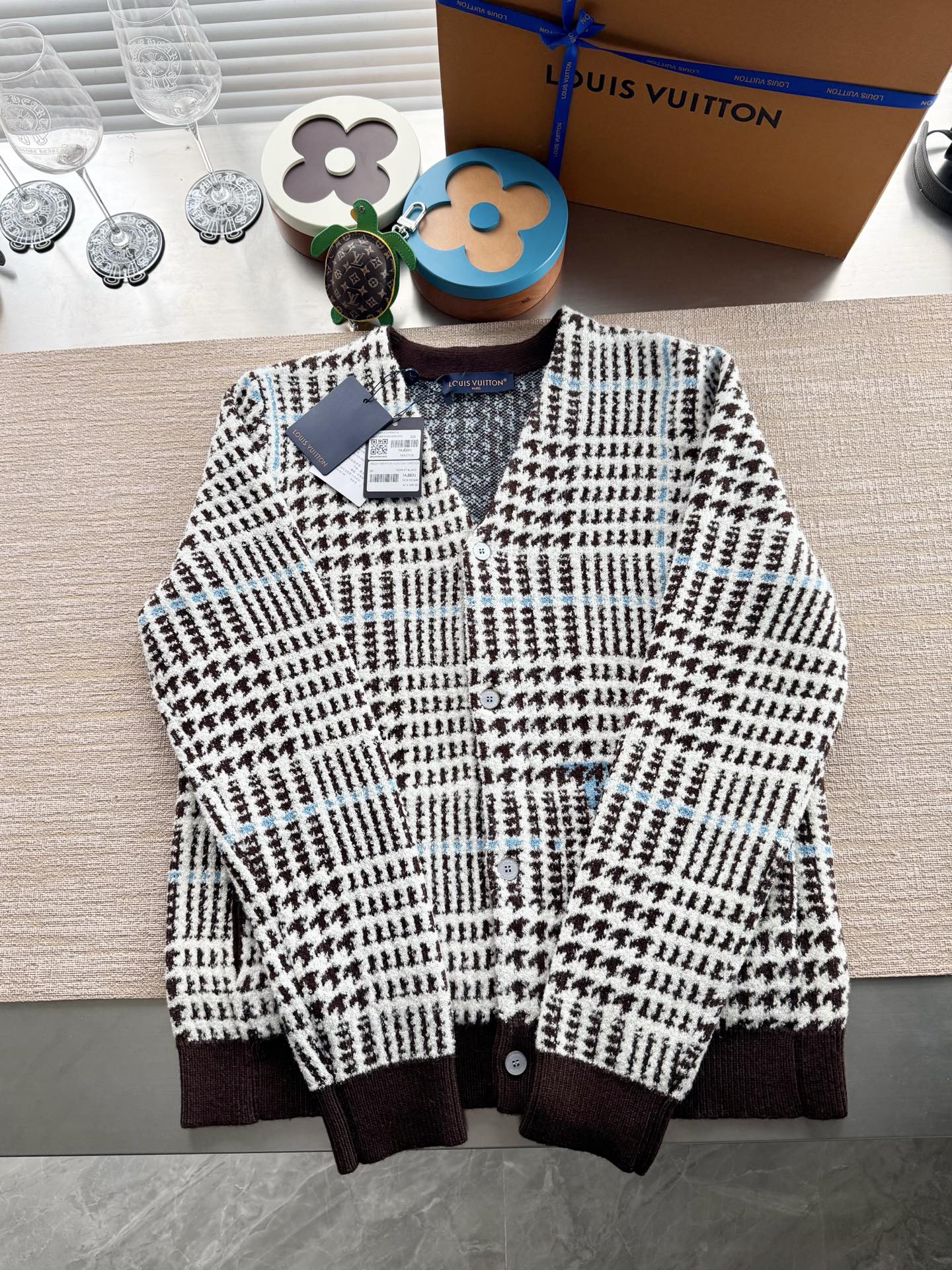 루이비통 가디건